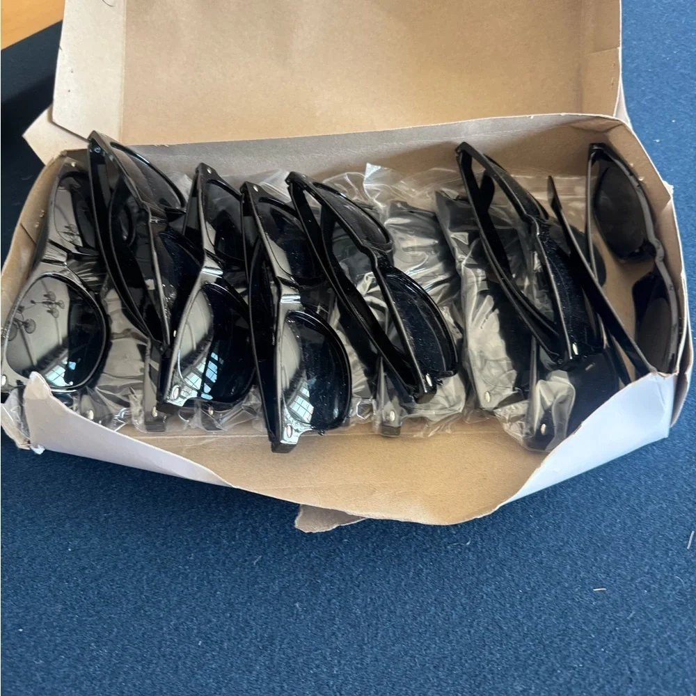 16 pairs😎Classic Black Sunglasses for Men, or kids! 9 pairs unopened,7 used once